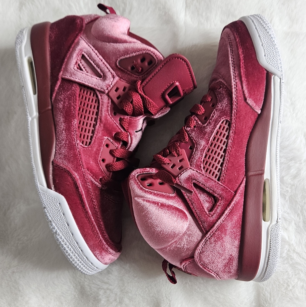 *SOLD* Jordan Spizike Velvet Noble Red (GS) Size 5.5 - converts to (W) Size 7
